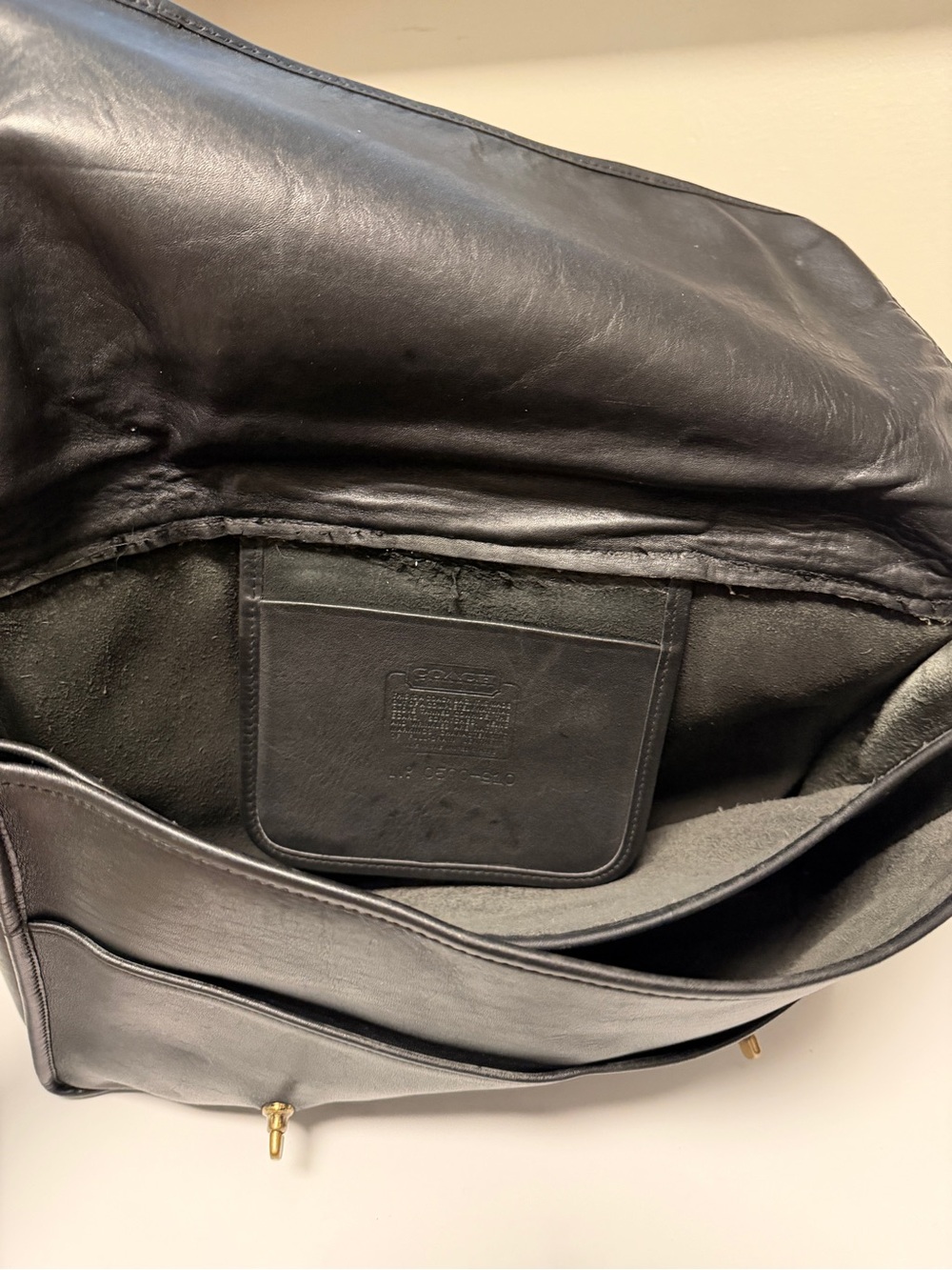 Vintage Coac Leather Briefcase with 2 Front Pocket - Picture 11 of 16